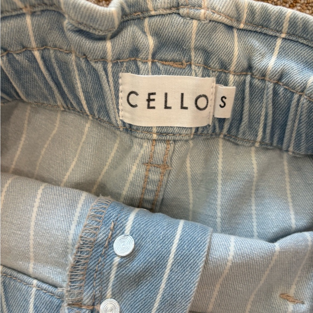 CELLO shorts size Small